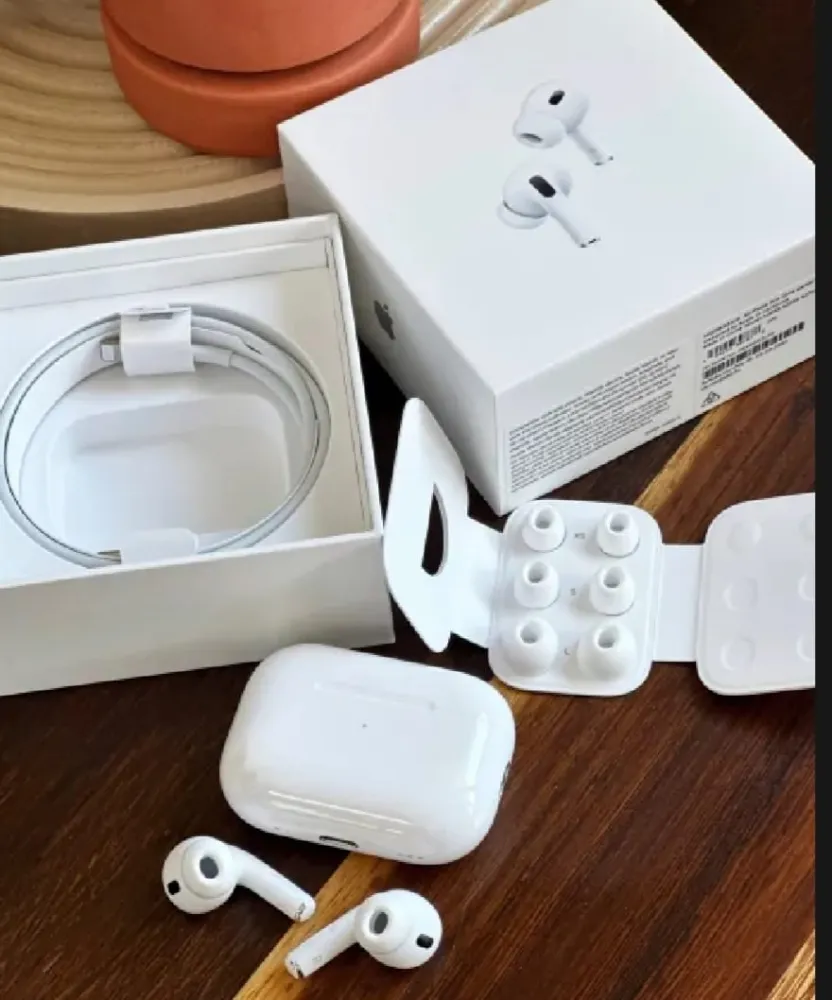 Airpods Pro 2nd Generation Premium Quality ANC Dubai version A Grade - White - Thumbnail